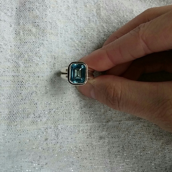 Jewelry - 💫SALE💫 Vintage Blue Topaz Sterling Silver Ring